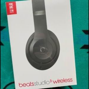Beats Studio3 Wireless Headphones Black NWT